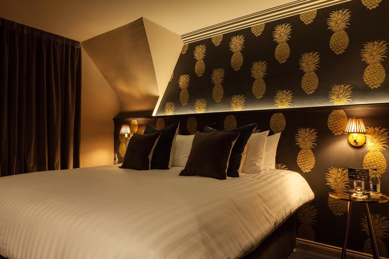 Hotel Belfast United Kingdom nomad remote ee8e72a0-8cc4-4a18-8488-c248efc4f29e_House Belfast - Belfast Ireland room 2.jpg